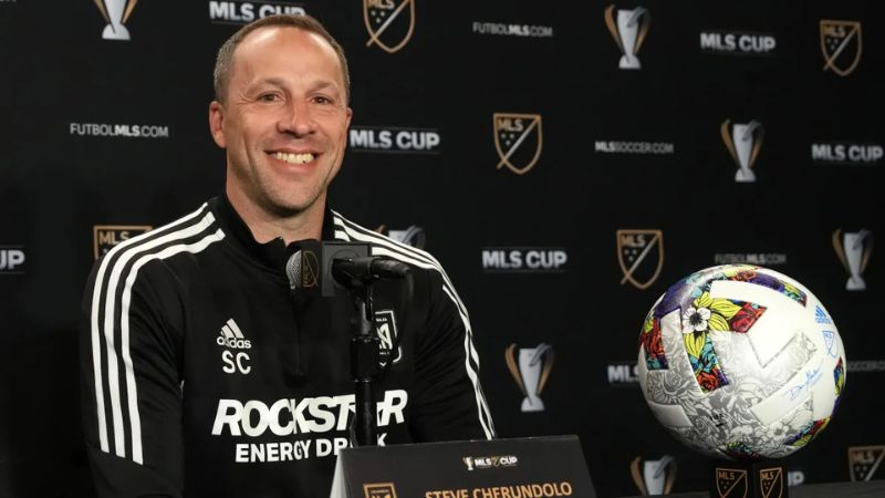 Steven Cherundolo đang làm HLV trưởng cho Los Angeles FC