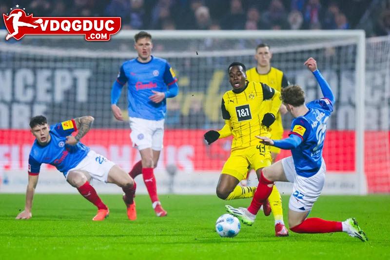 Dortmund vs Holstein Kiel